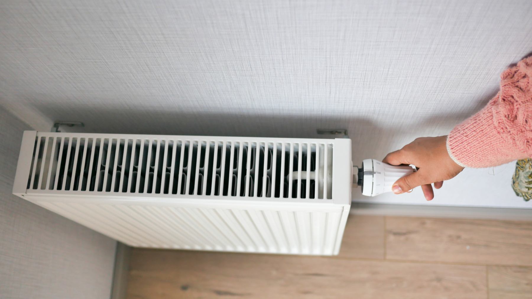 Come riscaldare casa con una stufa a pellet e termosifoni